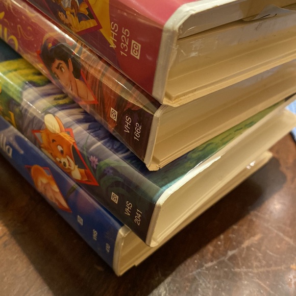 WALT DISNEY BLK💎 VHS CINDERELLA, BEAUTY & THE BEAST, THE FOX & HOUND, ALADDIN - Picture 11 of 12